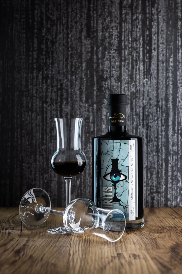 Schwarze Nuss Bitterlikör